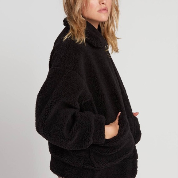 VOLCOM FUR COAT - Picture 5 of 9